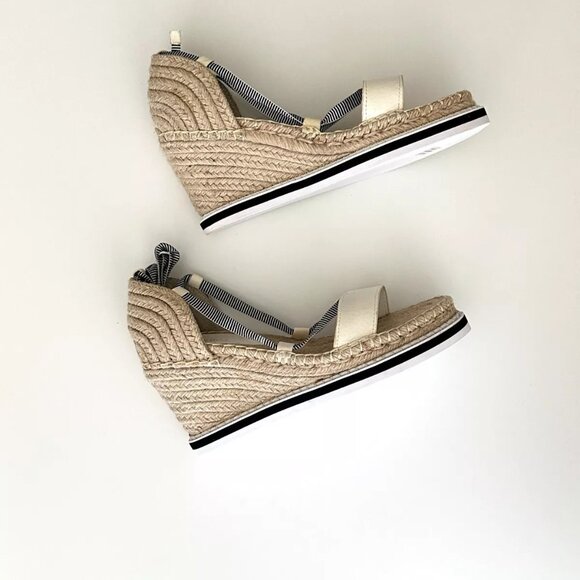 NEW TONY BIANCO Ankle Wrap Espadrille Wedge Sandals in White/Blue Stripe Size 8 - Picture 4 of 12